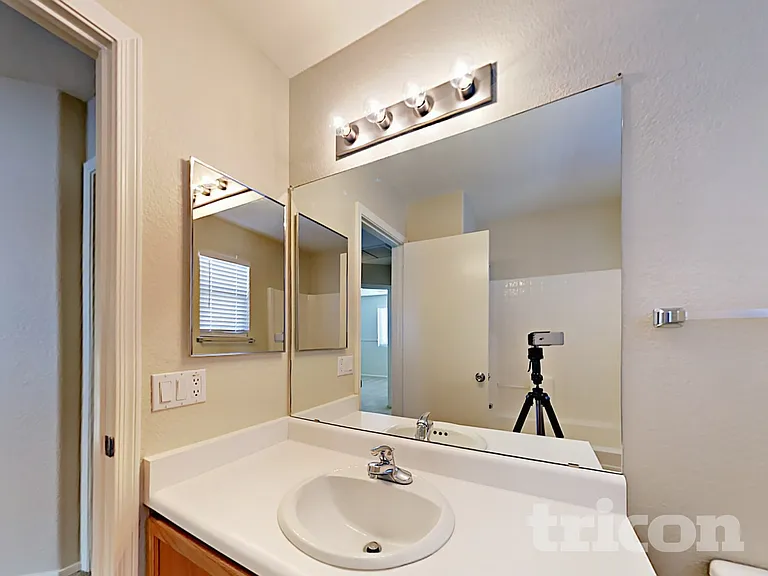 16286 N 159th Dr — Photo 18