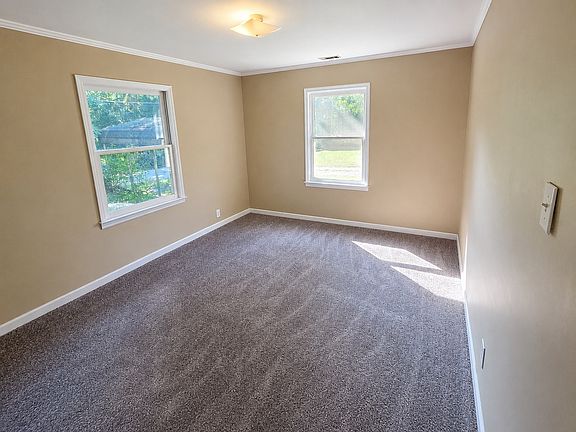 5th image of 415 Water St