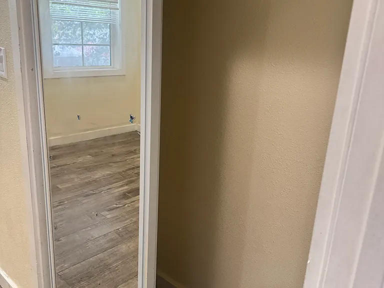 1412 W Florence Ave #1414-1/4 — Photo 7