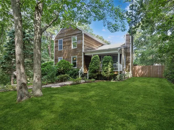 11 Ardmore, Hampton Bays, NY 11946