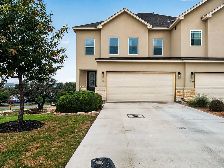 114 Magnolia Cir — Photo 1