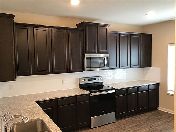 5th image of 5505 Persimmon Dr