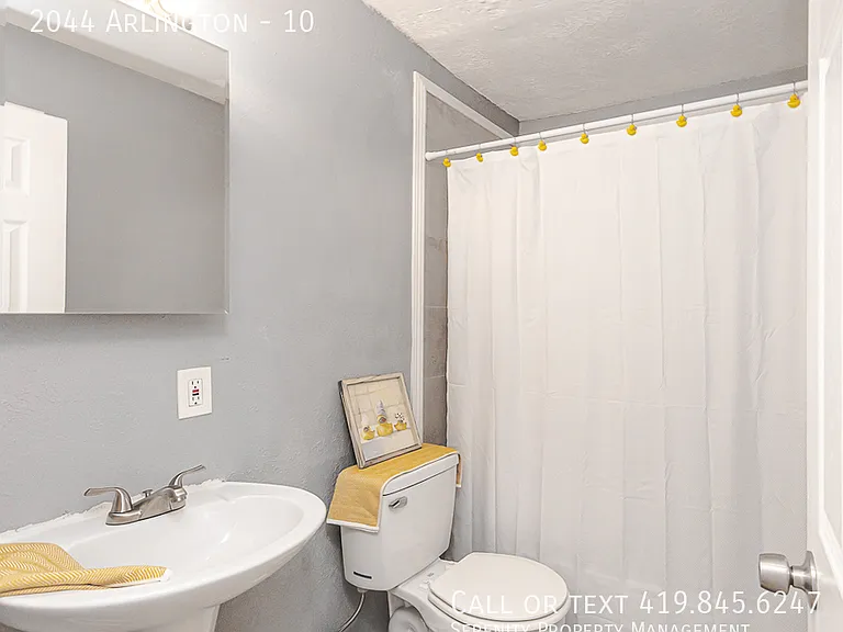 2044 Arlington Ave #10 — Photo 7