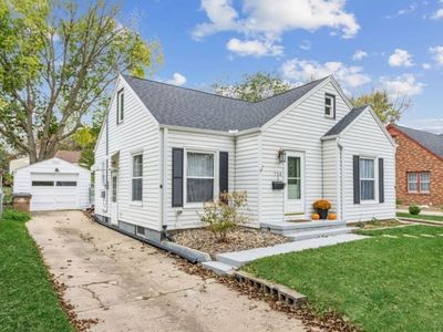 720 10th St, West Des Moines, IA, 50265