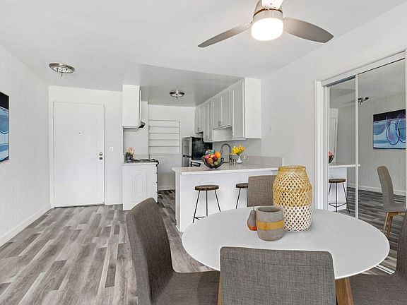 2nd image of 1417 Veteran Ave #206