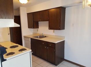 901 7th St S APT 4, Hopkins, MN 55343