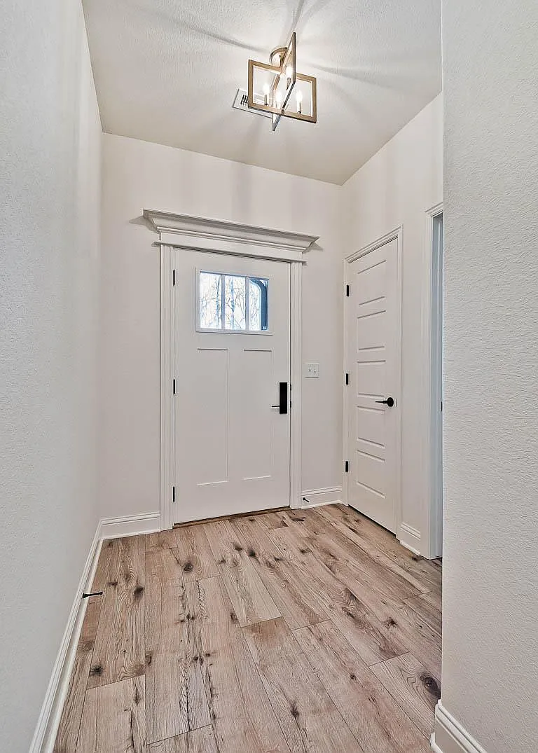 3 bed, 1650 sqft, $2,300 — Photo 2