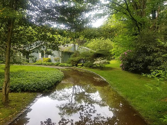 3rd image of 692 Donna Dr