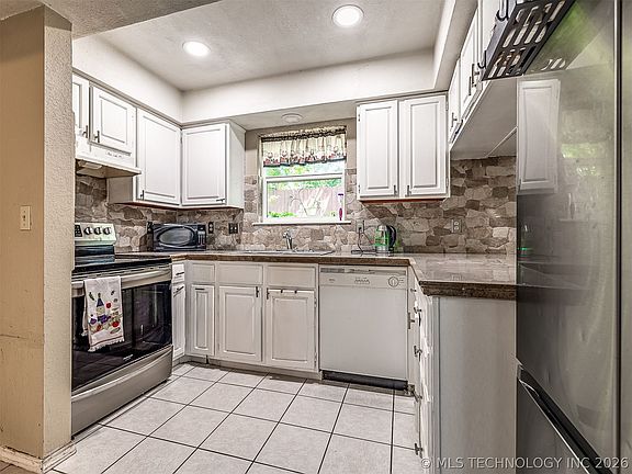 3rd image of 13033 E 28th Pl