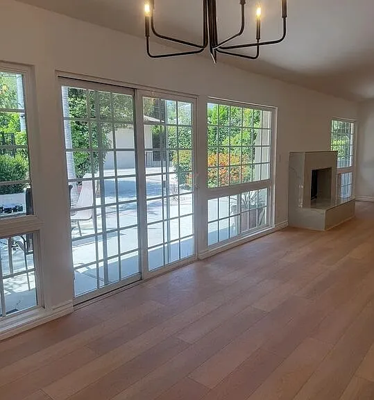 24316 Burbank Blvd — Photo 7