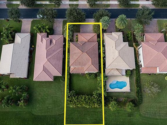 5th image of 2009 Grey Falcon Cir SW