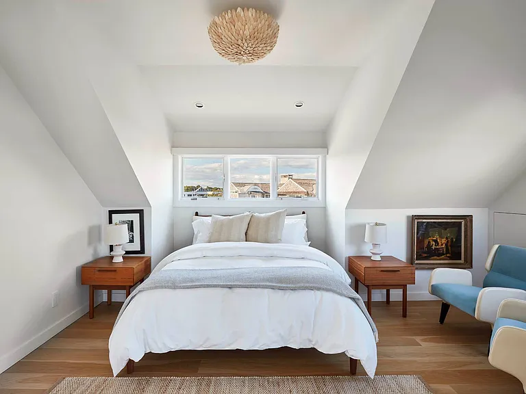 255 Marine Blvd — Photo 17