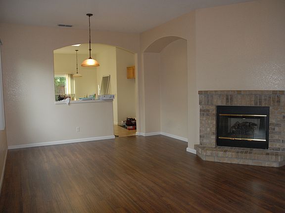 4th image of 256 Warm Springs Dr