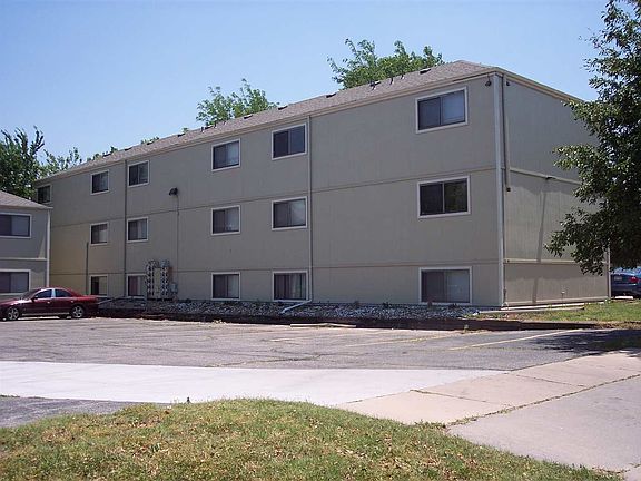 2nd image of 2120 N Old Manor St #2130