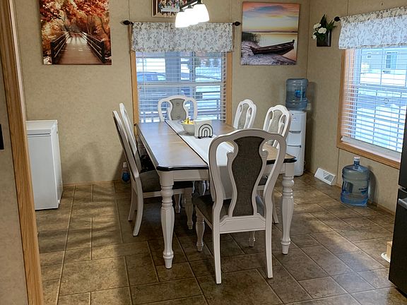4th image of 264 White Birch Est