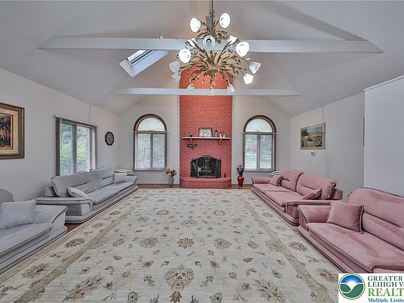 4th image of 7494 Mount Eaton Rd
