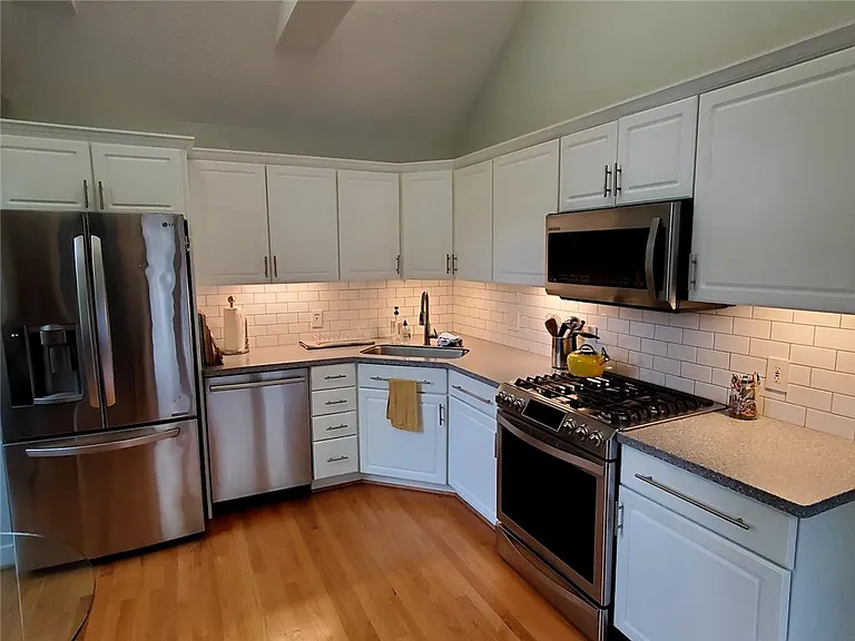 27 Hoyt Pl — Photo 10