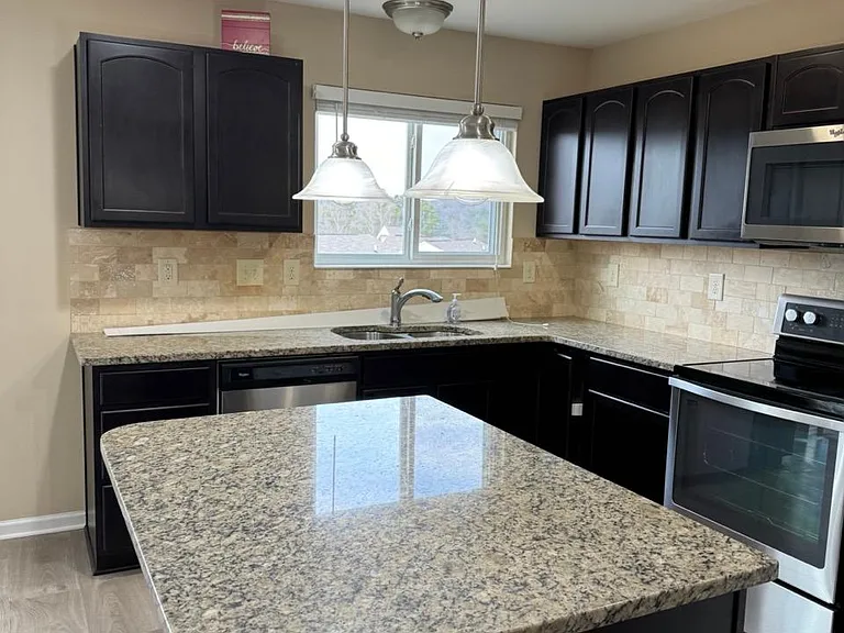 1620 Shire Village Dr — Photo 38