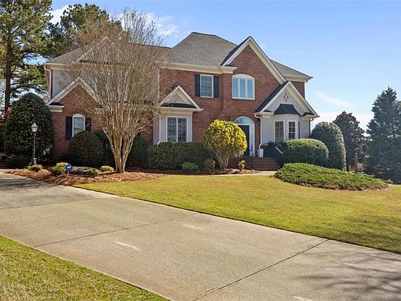 3rd image of 415 Tillingham Ct