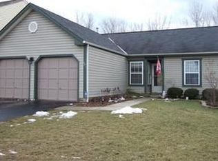 493 Oak Village Dr, Columbus, OH 43207