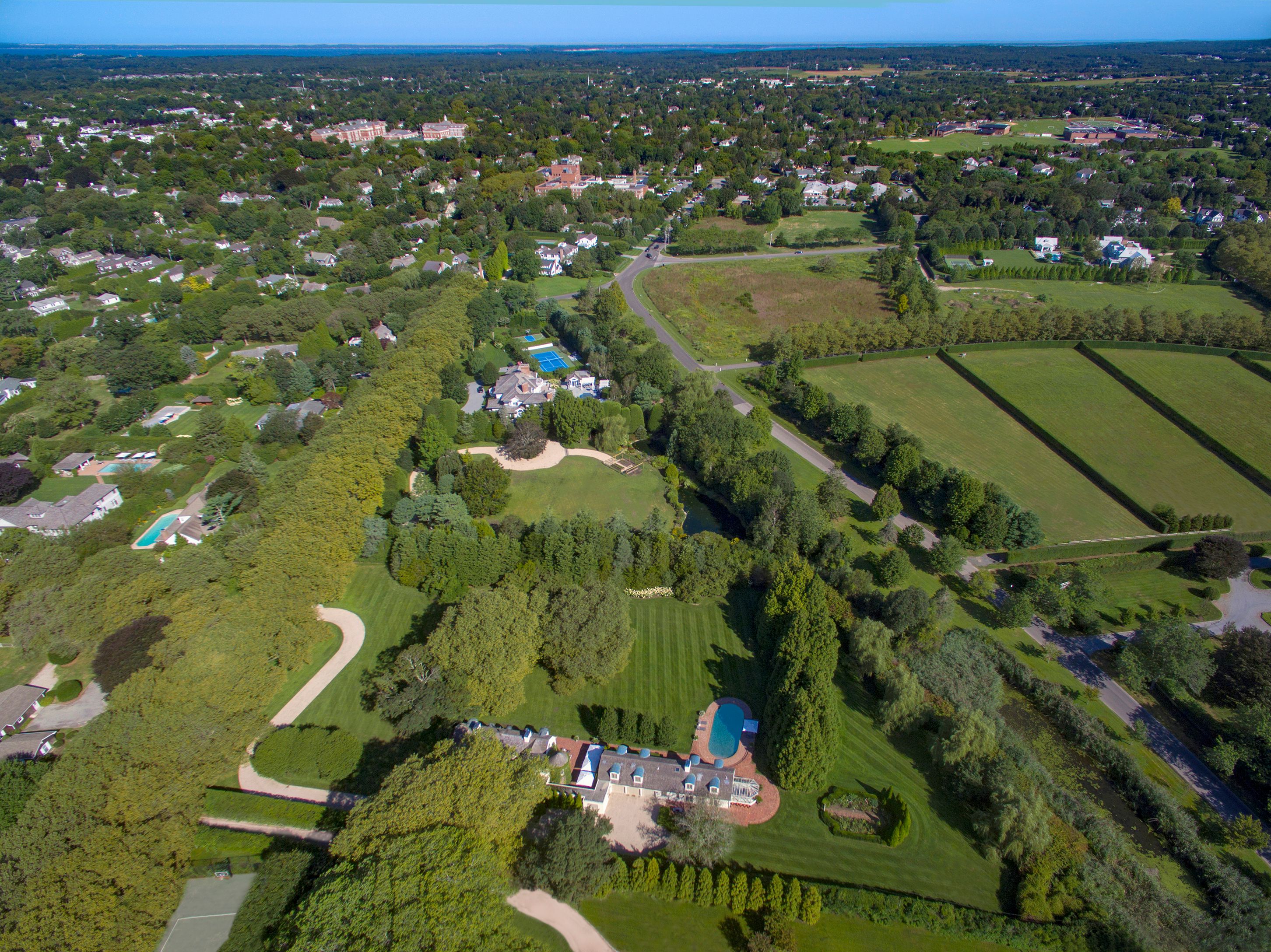 80 Wyandanch Ln, Southampton, NY 11968 Out East