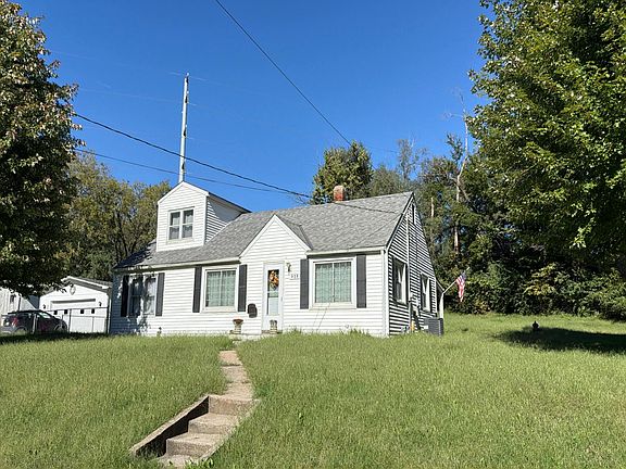 2nd image of 929 Sunset Dr