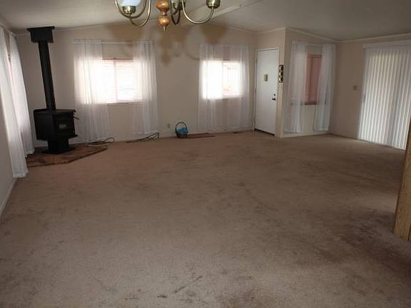 HUGH Living Room