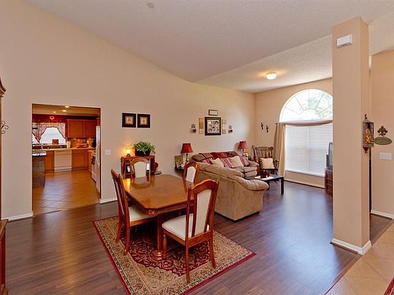 3rd image of 1660 Malcolm Pointe Dr