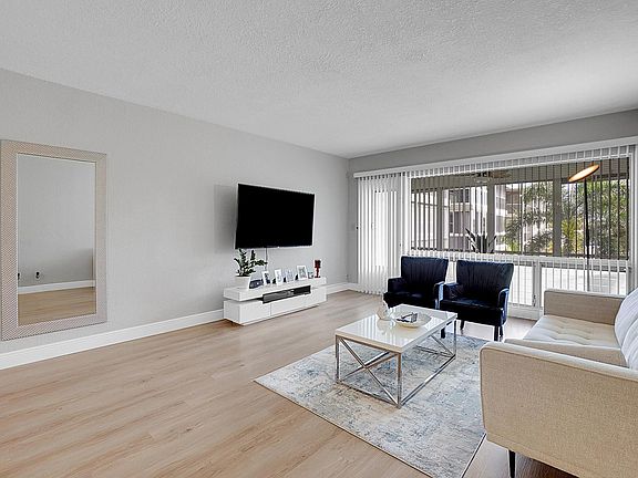 5th image of 900 SW 12th Street #200