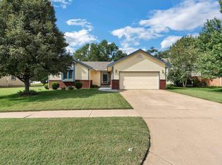 5425 S Stoneborough St, Wichita, KS 67217
