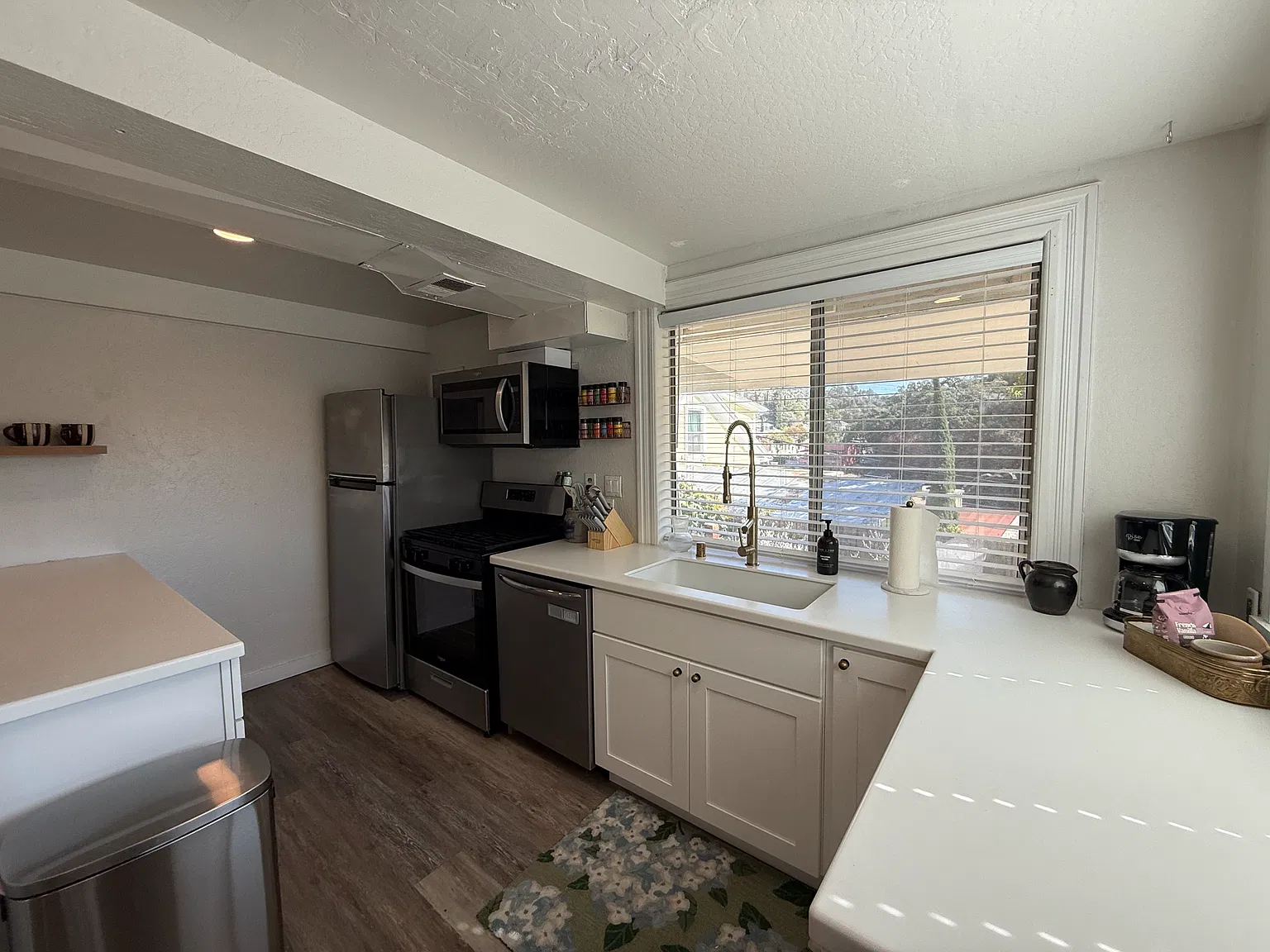 1 bed, $1,795 — Photo 2