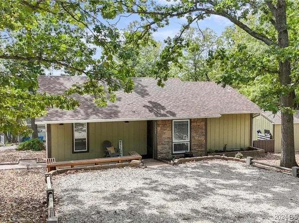 1357 Bluff Dr, Osage Beach, MO 65065