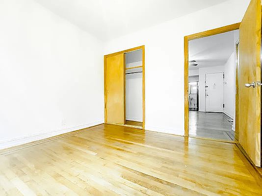 4th image of 213 E 84th St APT 4D
