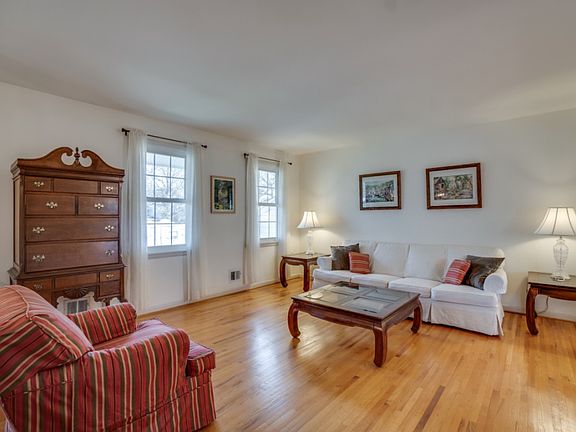 5th image of 14925 Jaslow St
