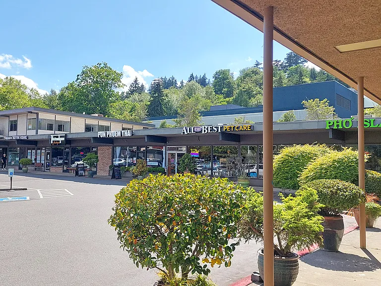 From peaceful seclusion to downtown dining and groceries in just 7 minutes