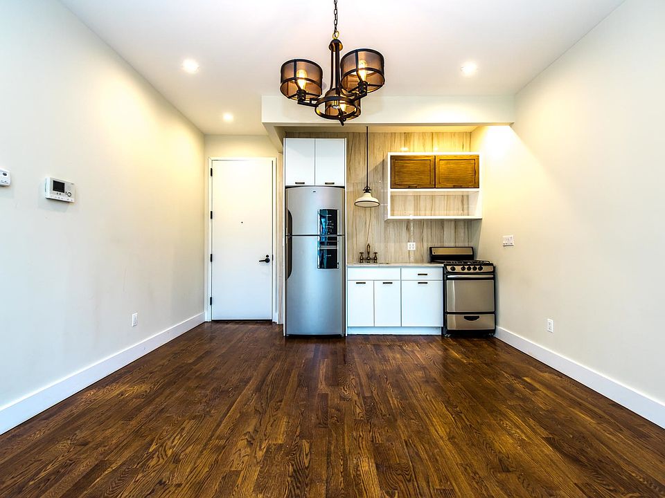 1st image of 293 Stockholm St