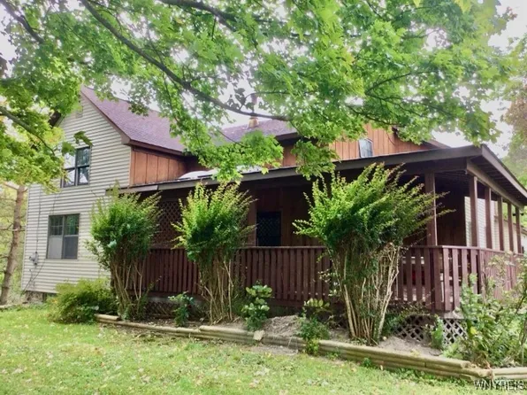 723 Bear Rd, Cowlesville, NY 14037