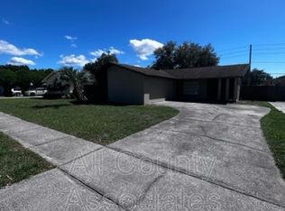 1011 Idlebriar Way, Tarpon Springs, FL 34689