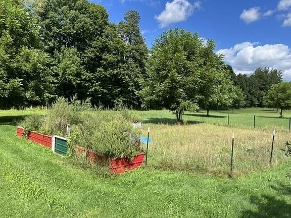 5th image of 772 River Rd