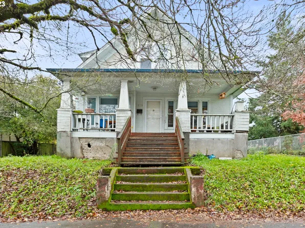 3102 NE Dekum St, Portland, OR 97211