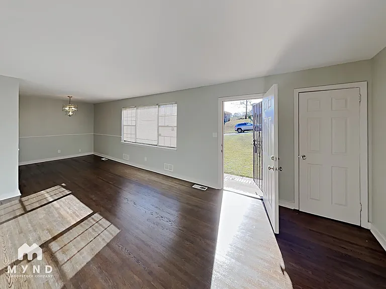 813 Westfield Dr — Photo 6