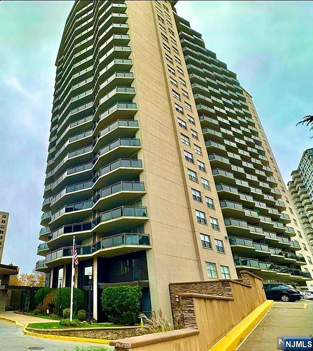 1st image of 2077 Center Ave #3F