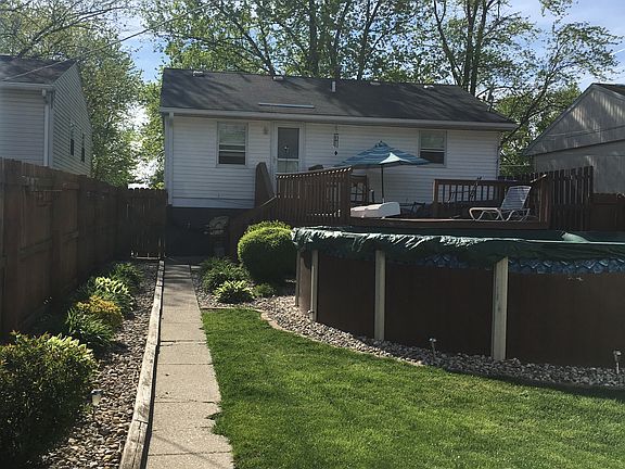 3rd image of 290 N Jackson Ave