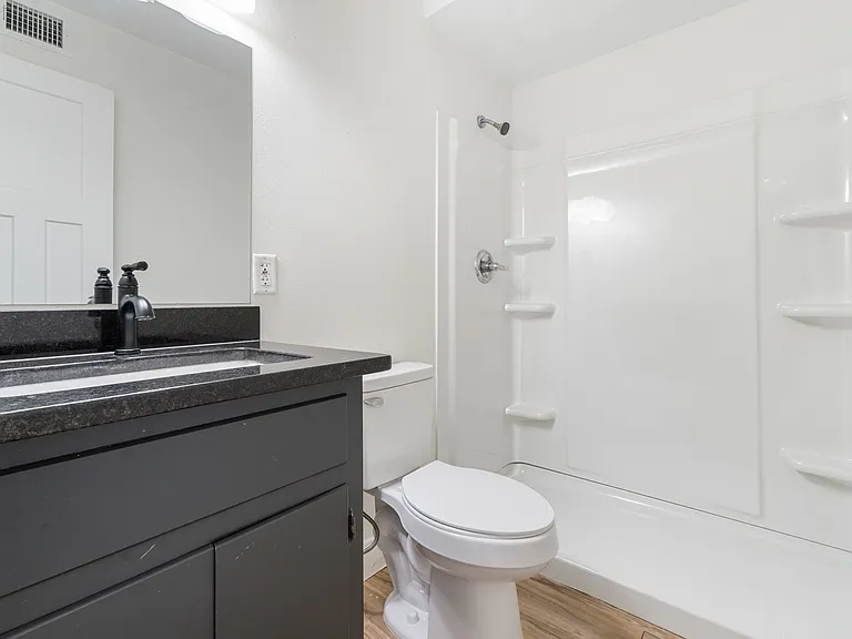 2210 Washington Ave #9 — Photo 9