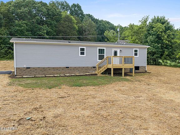 3rd image of 3205 Sweetwater Vonore Rd