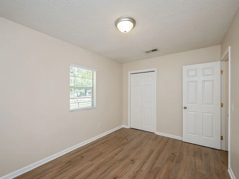 709B Greenwood St — Photo 17