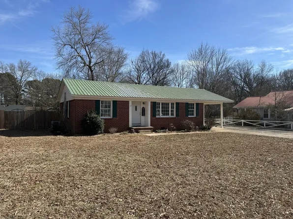 454 White Ave, Henderson, TN 38340