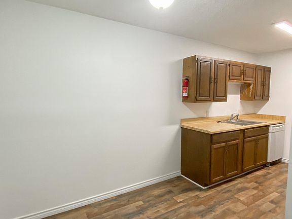 5th image of 1700 Fox Run Dr APT 1