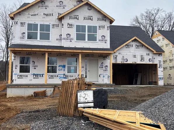 206 Grace Ann Ct, Fayetteville, PA 17222