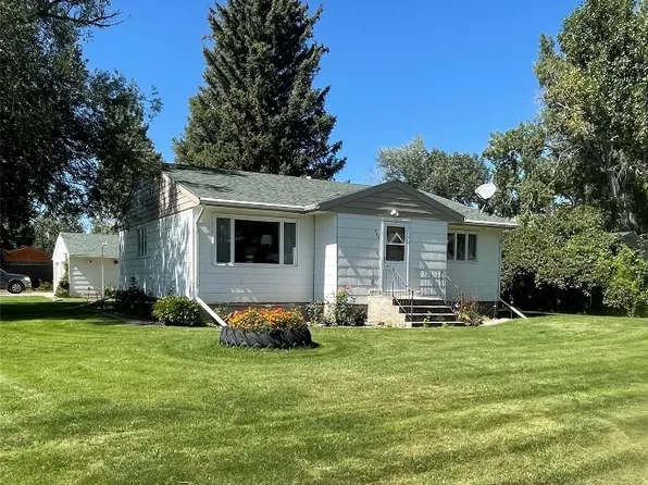 704 8th Ave NW, Choteau, MT 59422